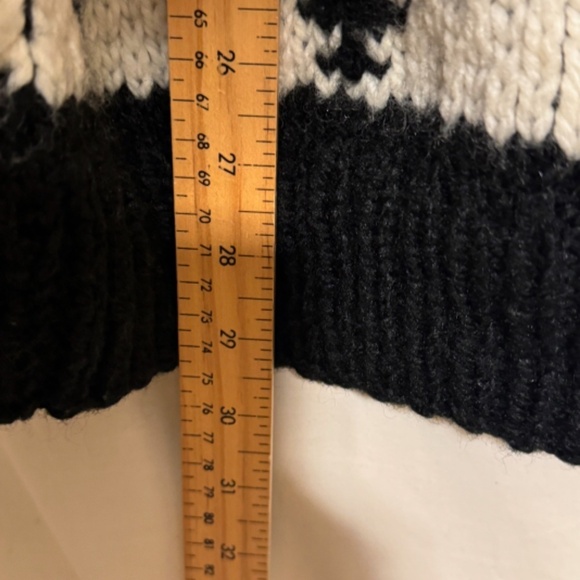 Handmade Womens Heavy Knit Sweater Gray Black Crew Neck Size XL - Picture 2 of 5